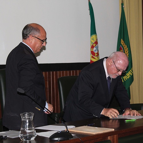 Ex-ministro da Agricultura, Capoulas Santos, assina protocolo de constituição do CNCACSA