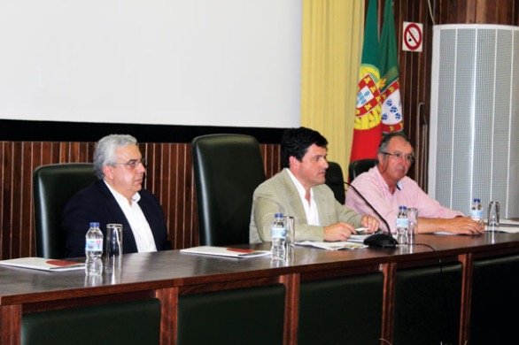 Mesa da sessão de abertura do Dia do Agricultor: Presidente da Câmara Municipal de Elvas, Nuno Mocinha, Presidente do INIAV, Nuno Canada, Benvindo Maç
