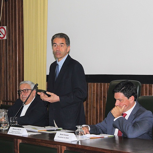 Ex-ministro da Ciência, Tecnologia e Ensino Superior, Manuel Heitor, e presidente do INIAV, Nuno Canada, na cerimónia de constituição do CNCACSA
